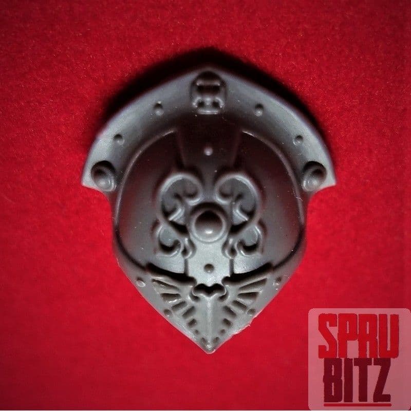 Adeptus Custodes Custodian Wardens Shoulder Pad (B)