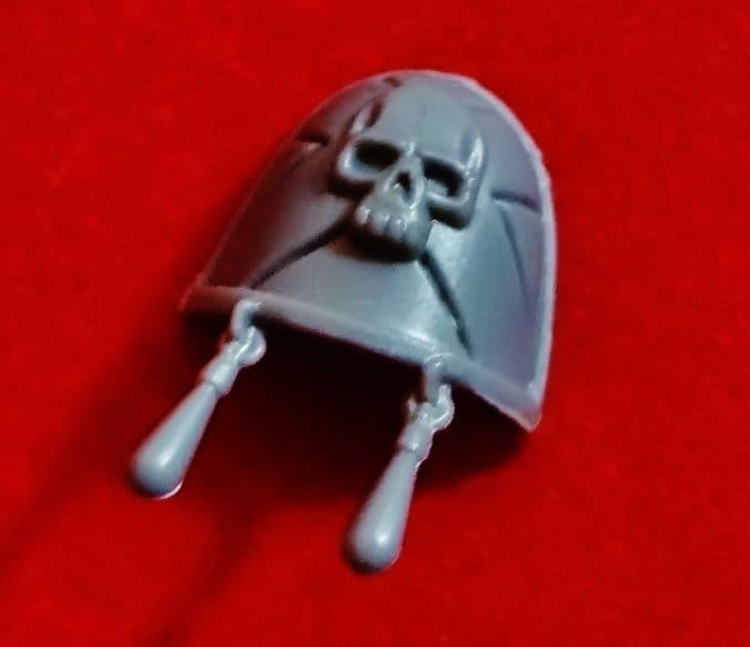 Blood Angel Death Company Shoulder Pad (skull & drips)