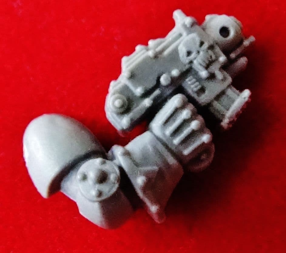 Chaos Khorne Berzerkers right arm Bolt Pistol (B)