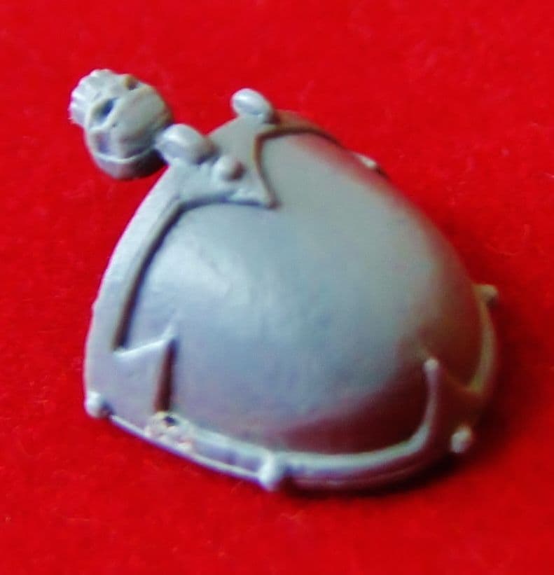 Chaos Khorne Berzerkers Shoulder Pad small skull