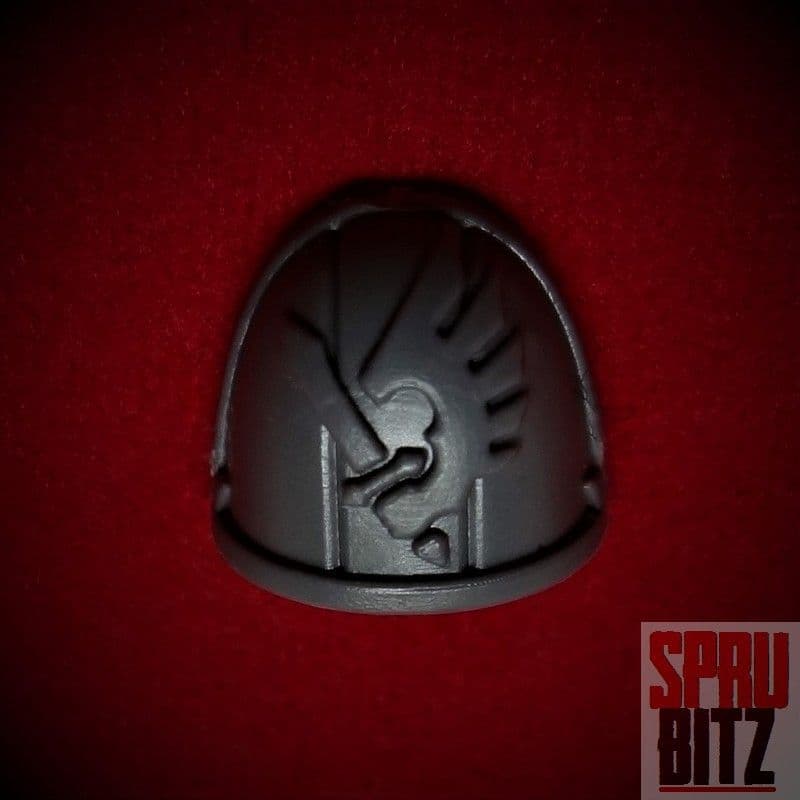 Ravenwing Command Squad Shoulder Pad (J)