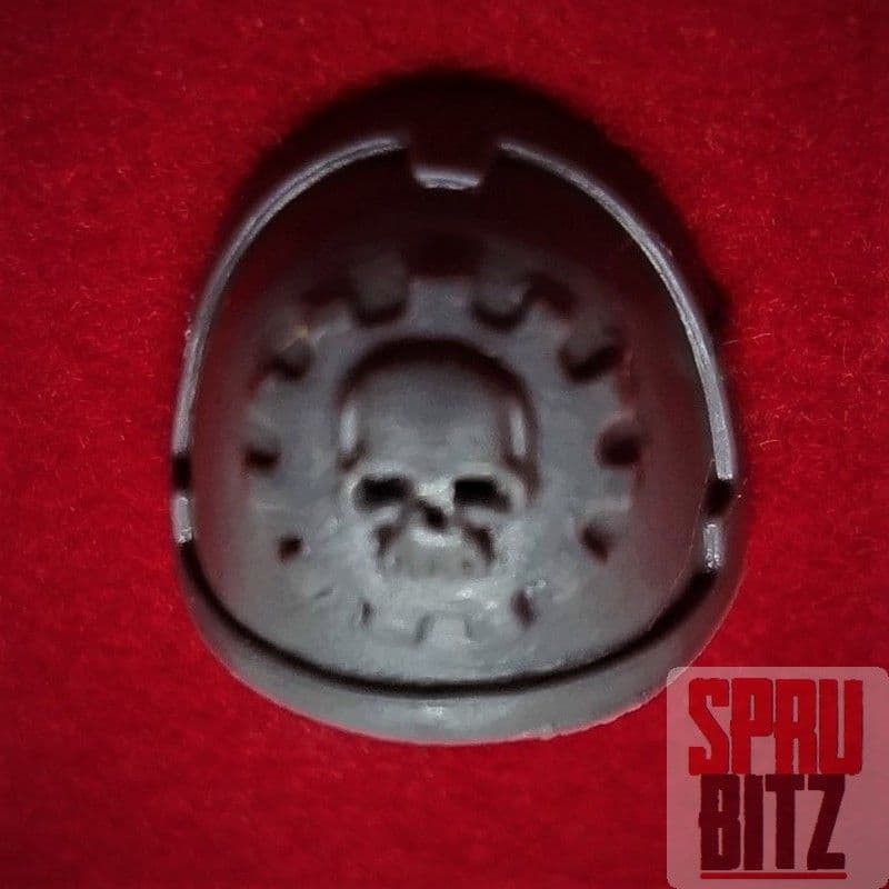 Space Marine Rhino Vehicle Crew Shoulder Pad (B)