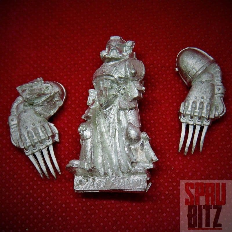 Space Marine Veteran with Lightning Claws (metal)