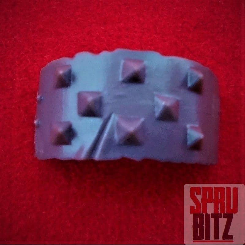 Space Ork Nobz Shoulder Pad (E)