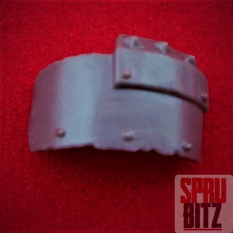 Space Ork Nobz Shoulder Pad (H)