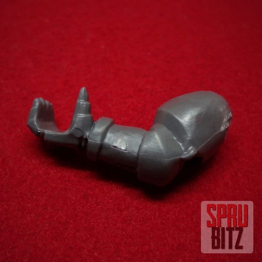 Space Wolves Wolf Pack Left Arm weapon holding (B)