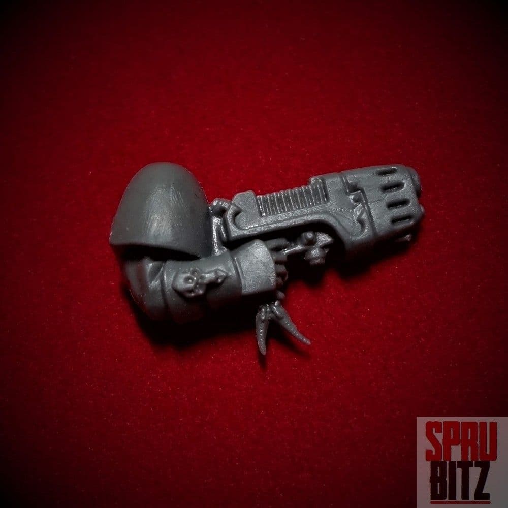 Space Wolves Wolf Scout Plasma Pistol right arm (A)