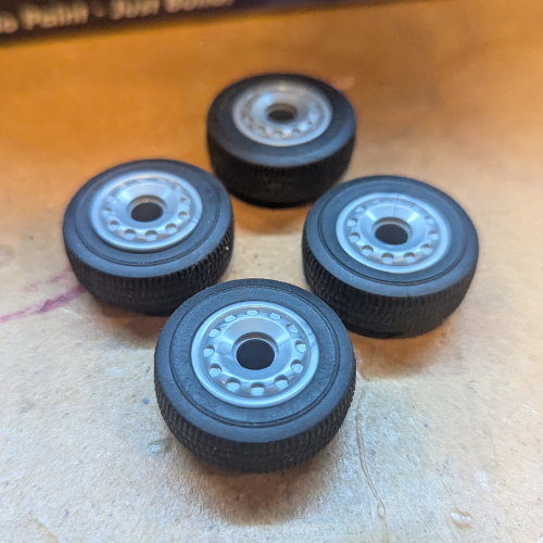 Airfix QuickBuild London Taxi Set of Wheels and Tyres