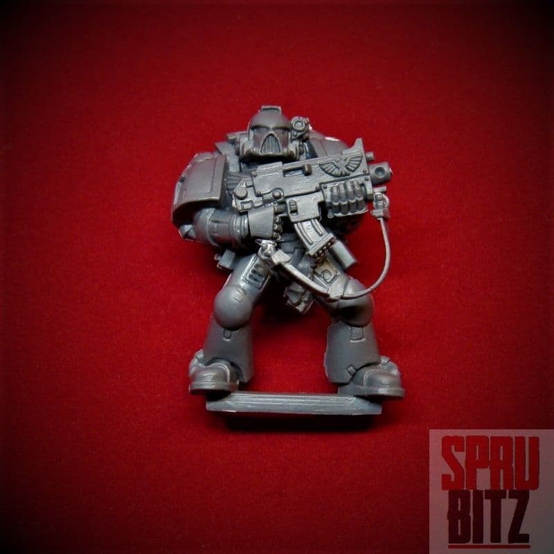Assault on Black Reach Space Marine with Boltgun (C)