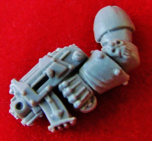 Chaos Khorne Berzerkers left arm Bolt Pistol (B)