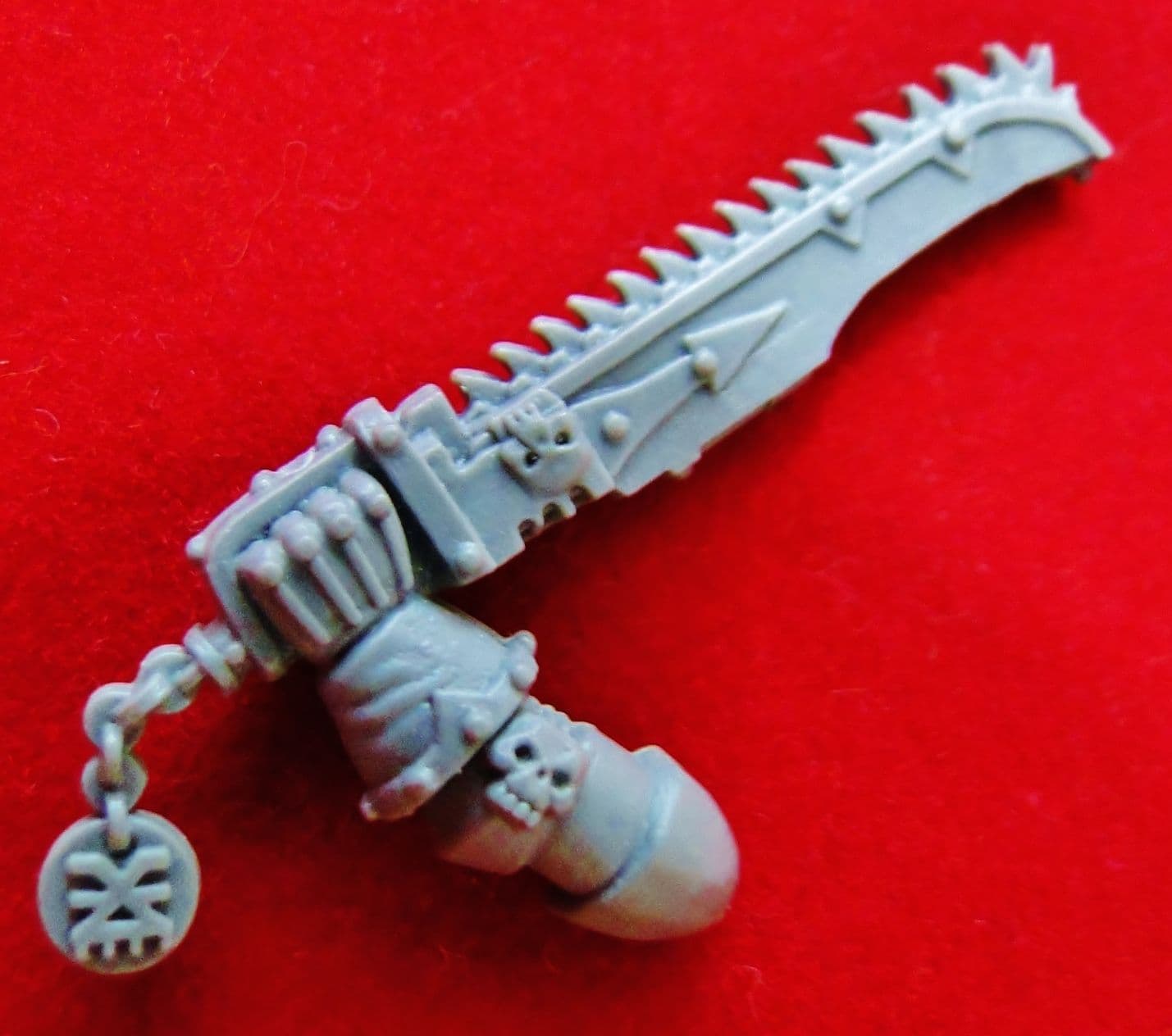 Chaos Khorne Berzerkers left arm Chainsword