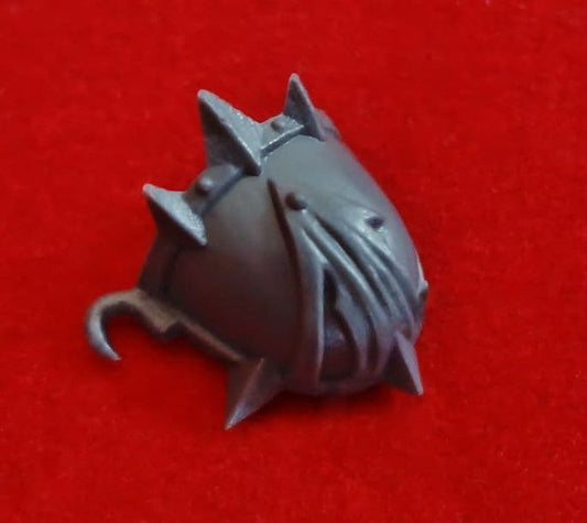 Chaos Space Marine Possessed Shoulder Pad Spiked C