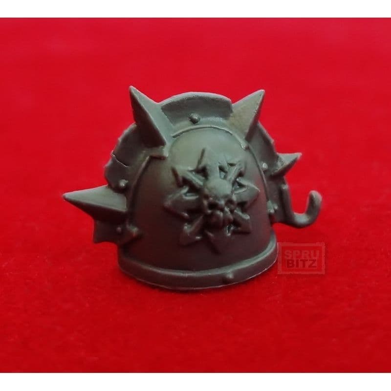 Chaos Space Marine Possessed Shoulder Pad Spiked J