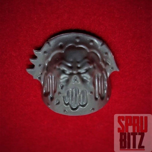 Chaos Space Marine Raptors Warp Talons Shoulder Pad (A)