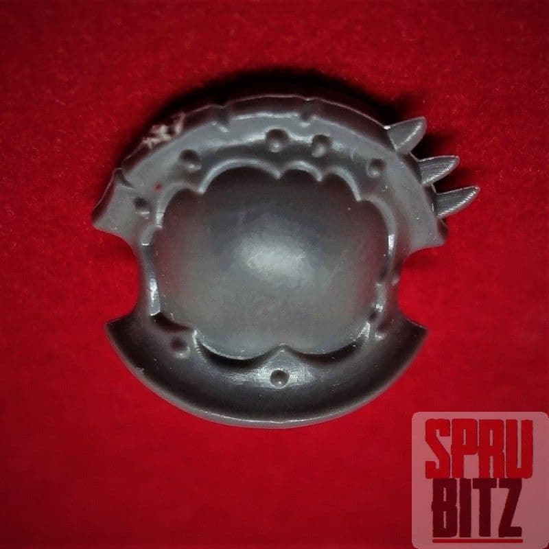 Chaos Space Marine Raptors Warp Talons Shoulder Pad (D)