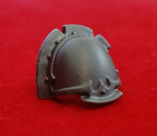 Chaos Space Marine Terminators Shoulder Pad (D)