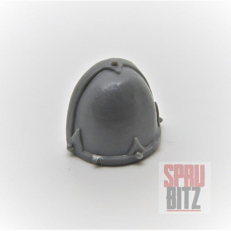 Chaos Space Marines Shoulder Pad A (circa 1996)