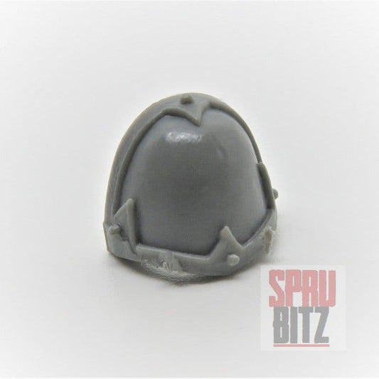Chaos Space Marines Shoulder Pad B (circa 1996)