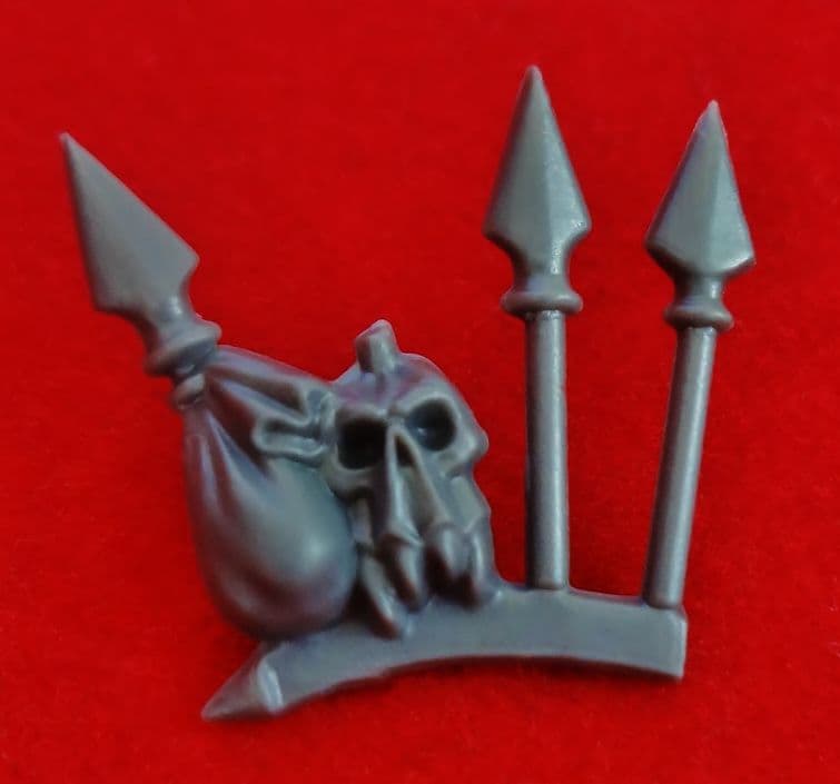 Chaos Terminators Hood Spikes Trophy Rack (E) orc skull | Spru Bitz