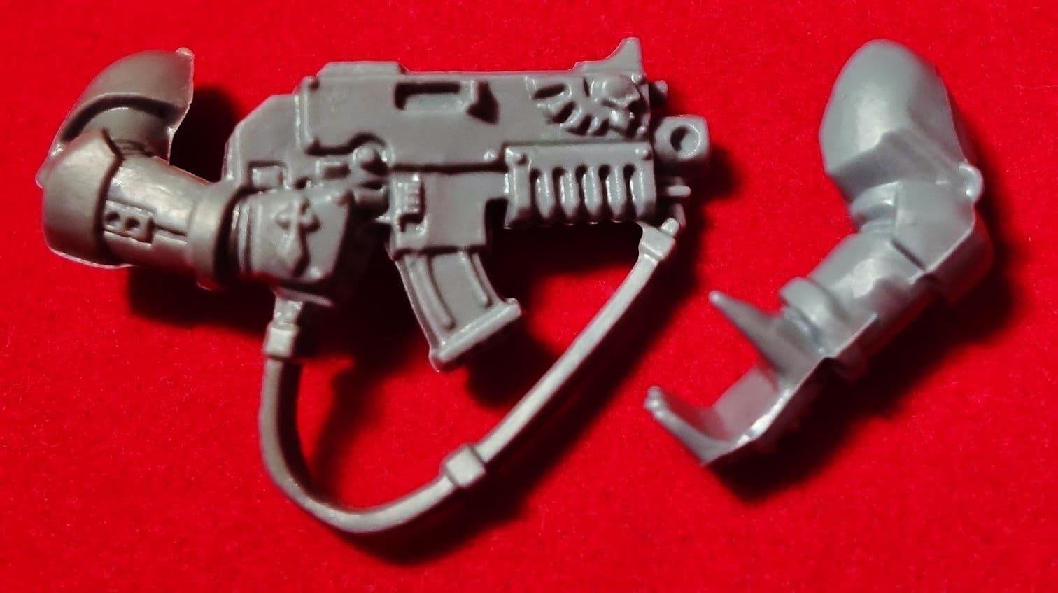 Dark Angel Veteran Boltgun Arms set (B)