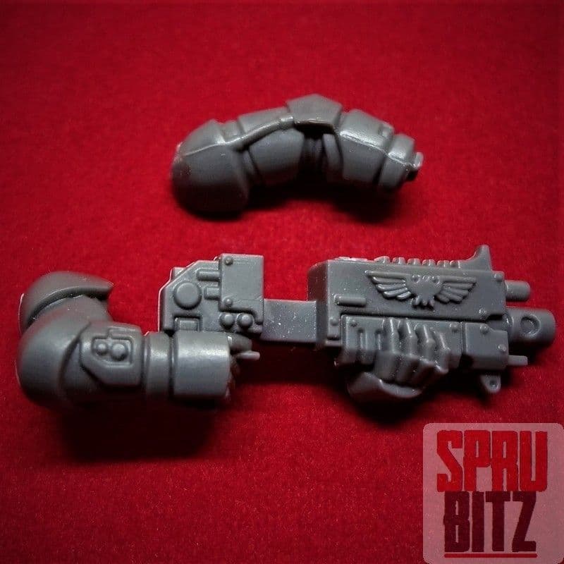 Primaris Space Marine Intercessors Bolt Rifle (B)
