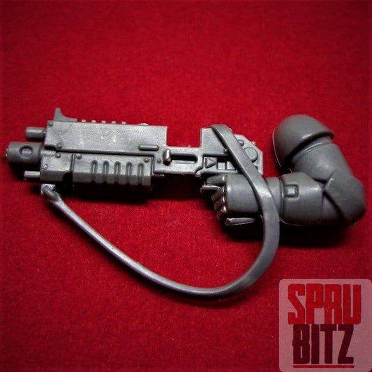 Primaris Space Marine Intercessors Bolt Rifle (C)