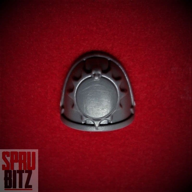 Ravenwing Command Squad Shoulder Pad (C)