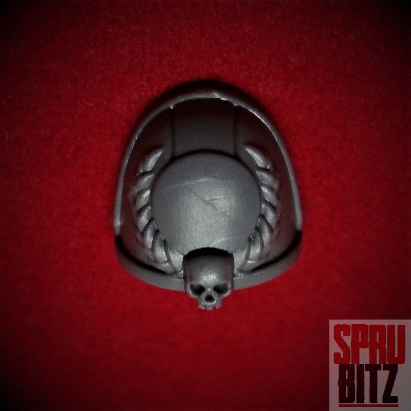 Ravenwing Command Squad Shoulder Pad (E)