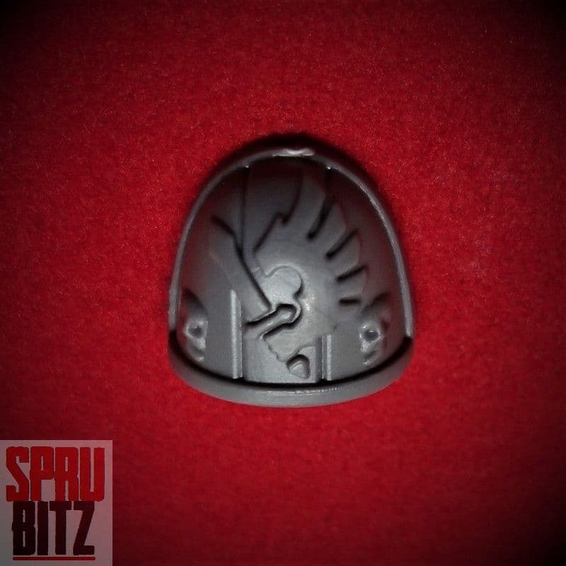 Ravenwing Command Squad Shoulder Pad (G)