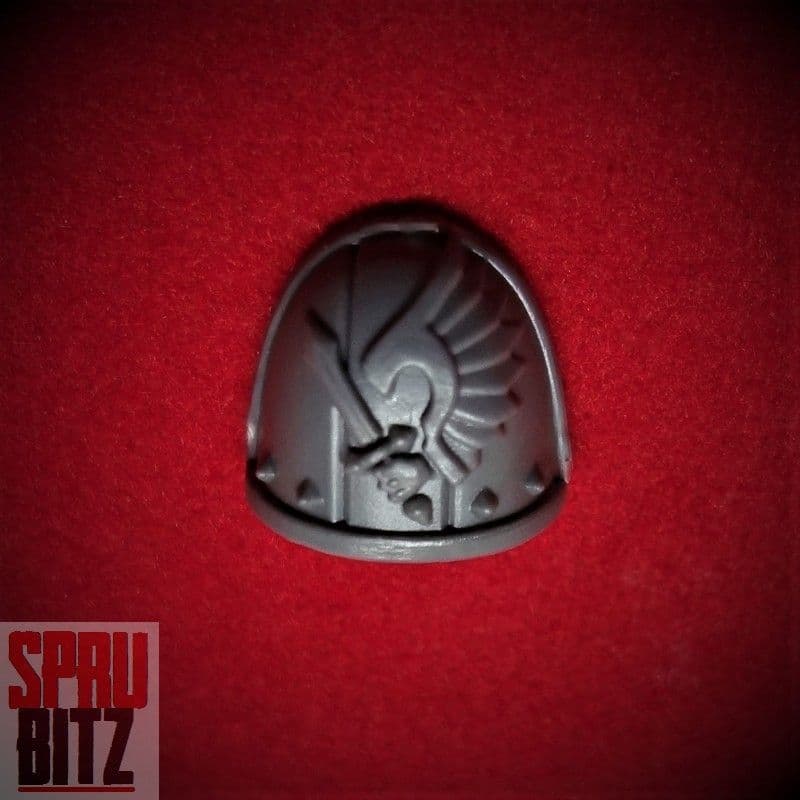 Ravenwing Command Squad Shoulder Pad (K)