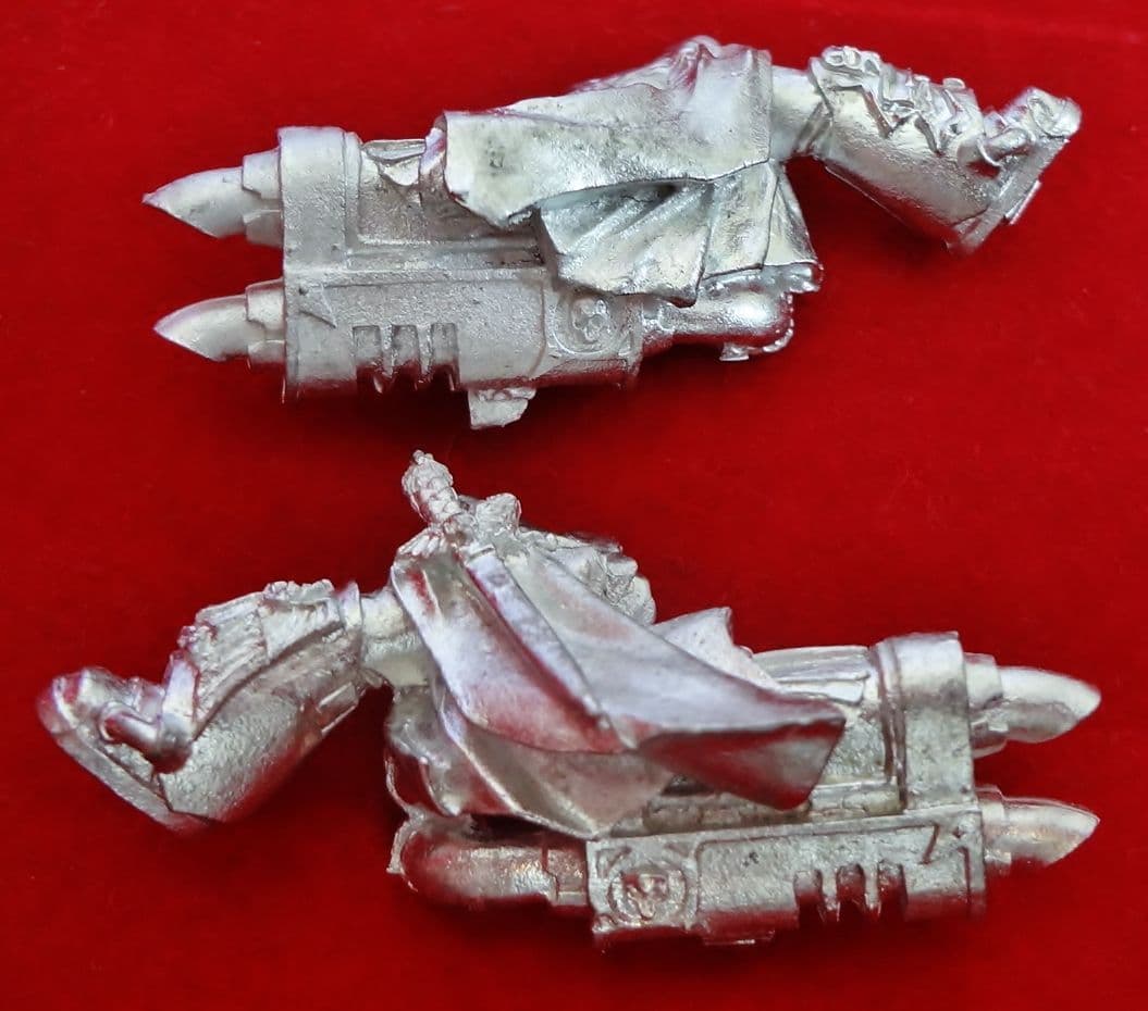 Sammael Master of the Ravenwing Jetbike Jet Bike Legs and Exhaust (metal)
