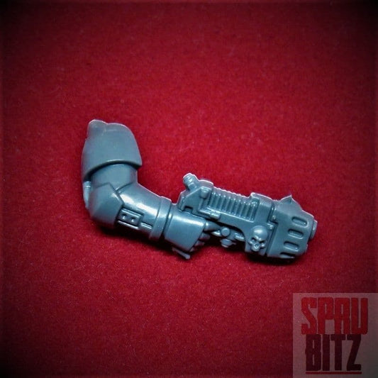 Space Marine Assault Squad Plasma Pistol right arm (skull)