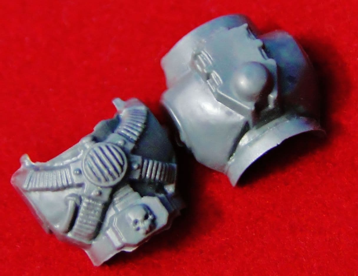 Space Marine Body Torso (Vented) front and back
