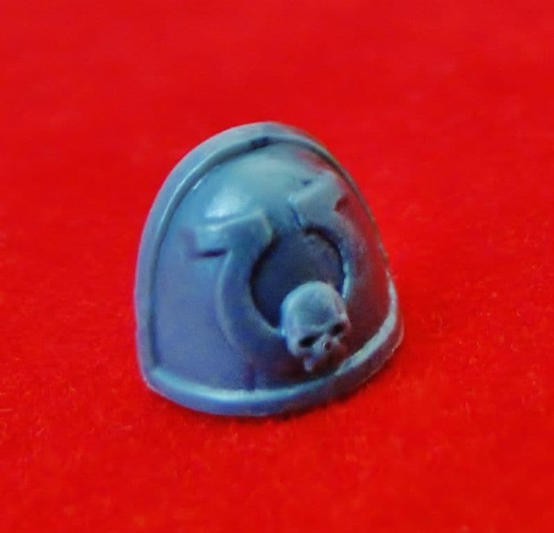 Space Marine Commander Ultramarine Shoulder Pad