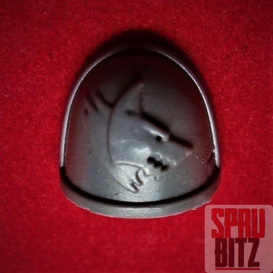 Space Marine Deathwatch Veterans Shoulder Pad (K)