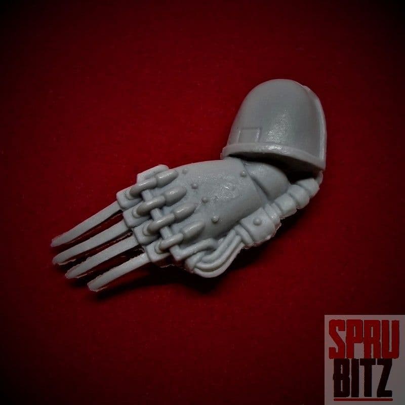 Space Marine Veteran Lightning Claw left (finecast)
