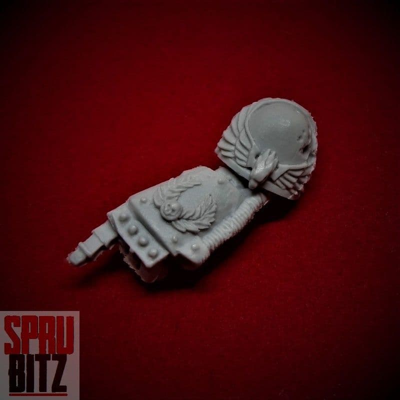 Space Marine Veteran Pointing Power Fist (finecast)