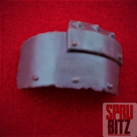 Space Ork Nobz Shoulder Pad (H)