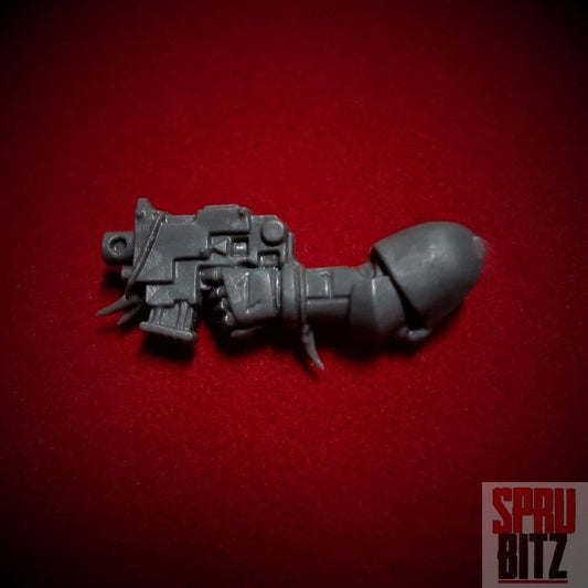 Space Wolves Wolf Bolt Pistol left arm (A)