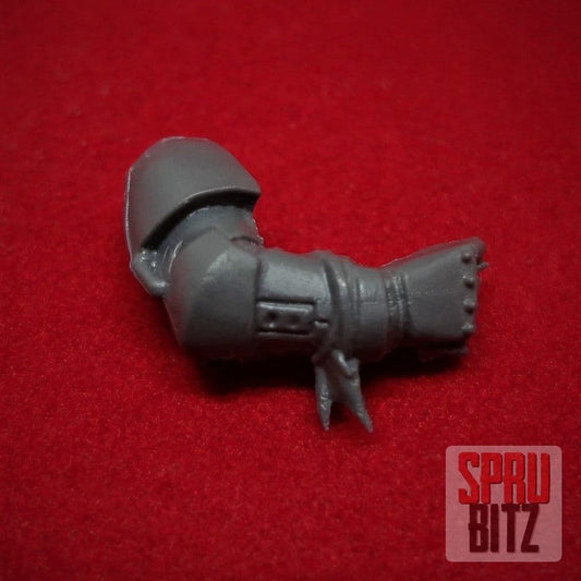 Space Wolves Wolf Pack Right Arm weapon holding (A)