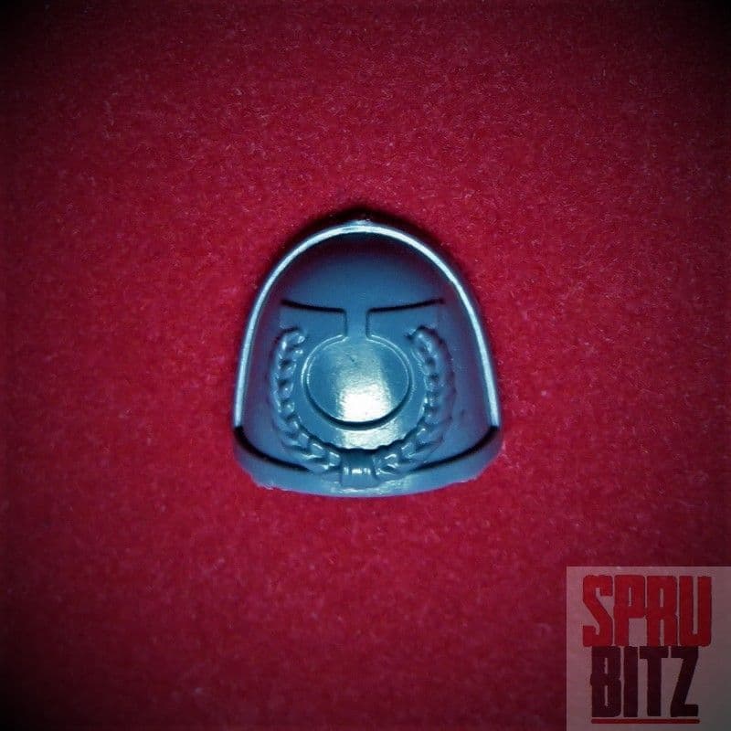 Ultramarine Shoulder Pad (C)