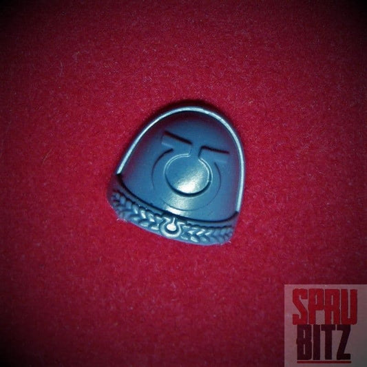 Ultramarine Shoulder Pad (E)